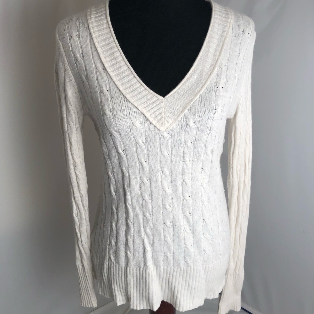 LOFT cream v-neck wool blend cable knit sweater M